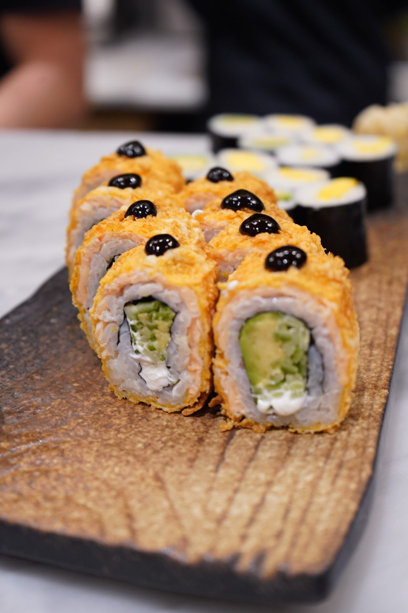 Kızarmış ve Az Pişmiş Roll